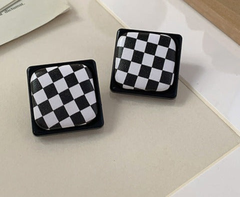 Checkered Squares - Black